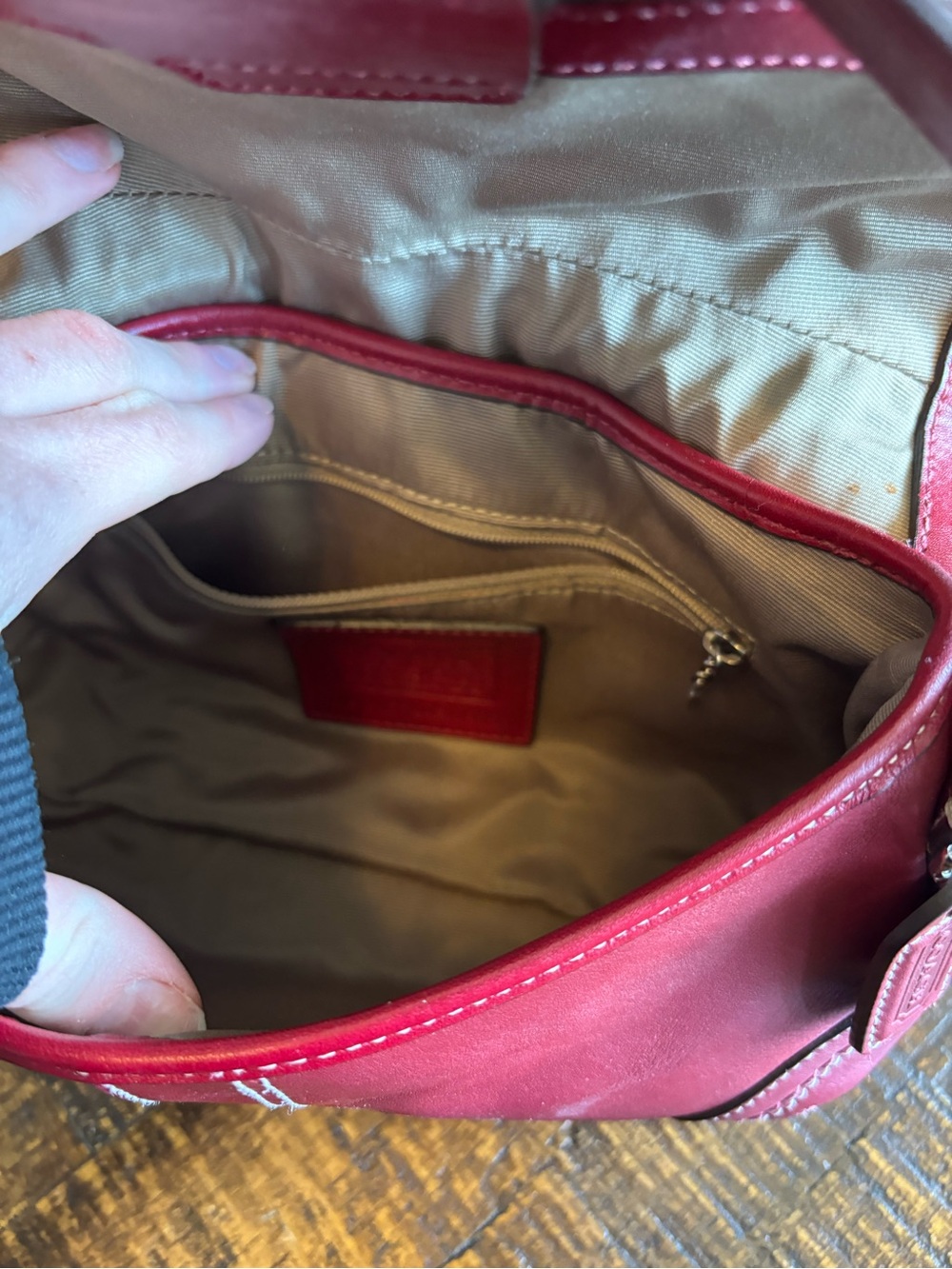 Coach Soho Signature Buckle Flap Shoulder Bag Purse Red Leather Y2K F10909 - Picture 13 of 14